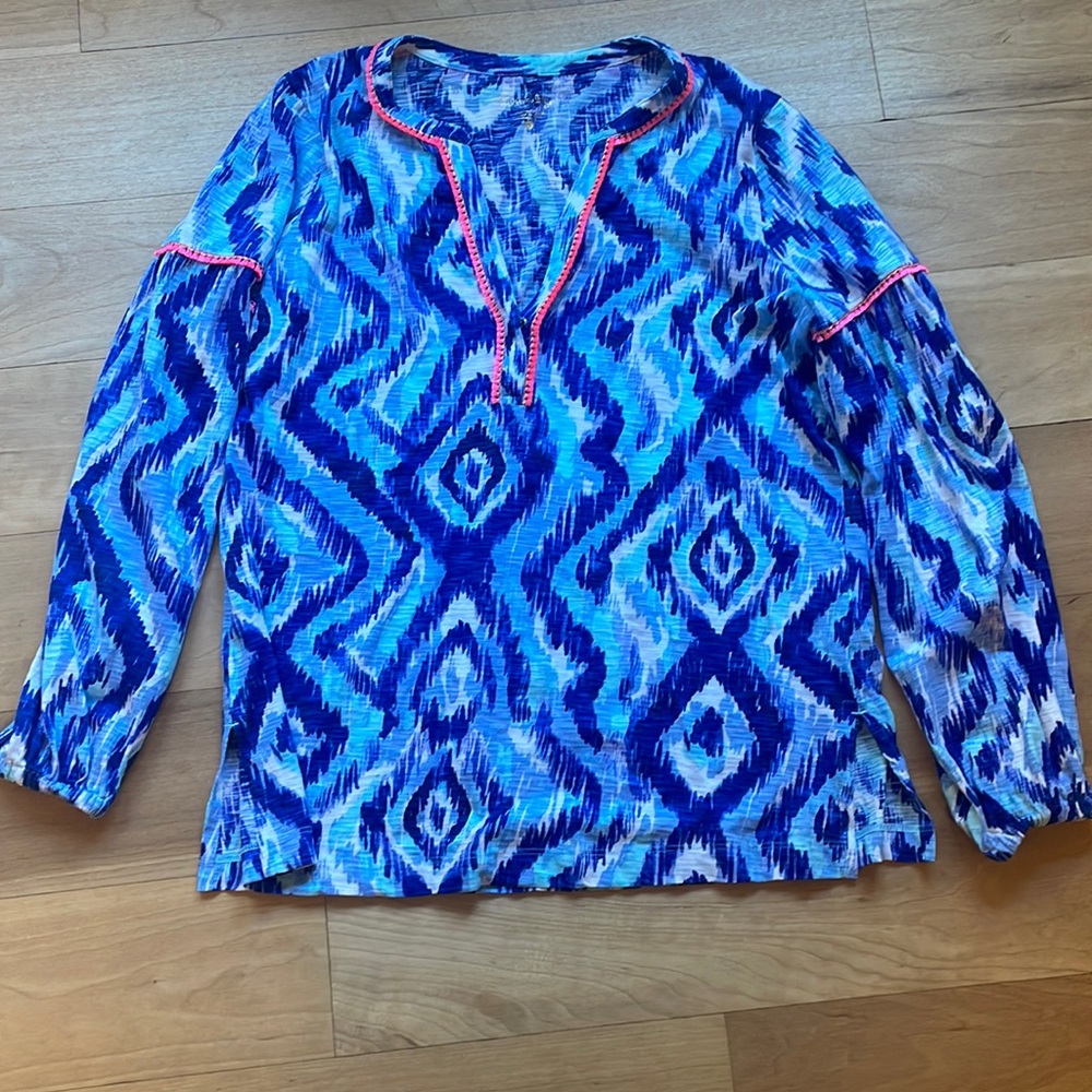 Lilly Pulitzer woman’s top. Size small.